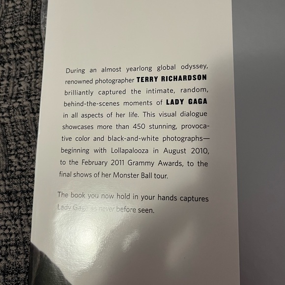 LADY GAGA x TERRY RICHARDSON Photography Book - Picture 4 of 7
